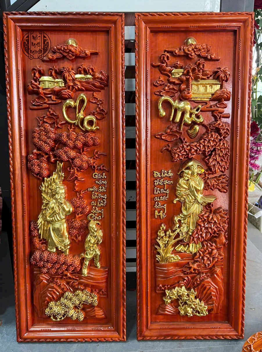Tranh gỗ cha mẹ gỗ hương đỏ dát vàng sơn PU