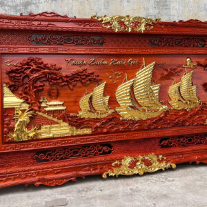 Tranh Thuận Buồm Xuôi Gió gỗ Hương Đỏ (Dát Vàng) kích thước 197x97x5 cm đục kênh bong