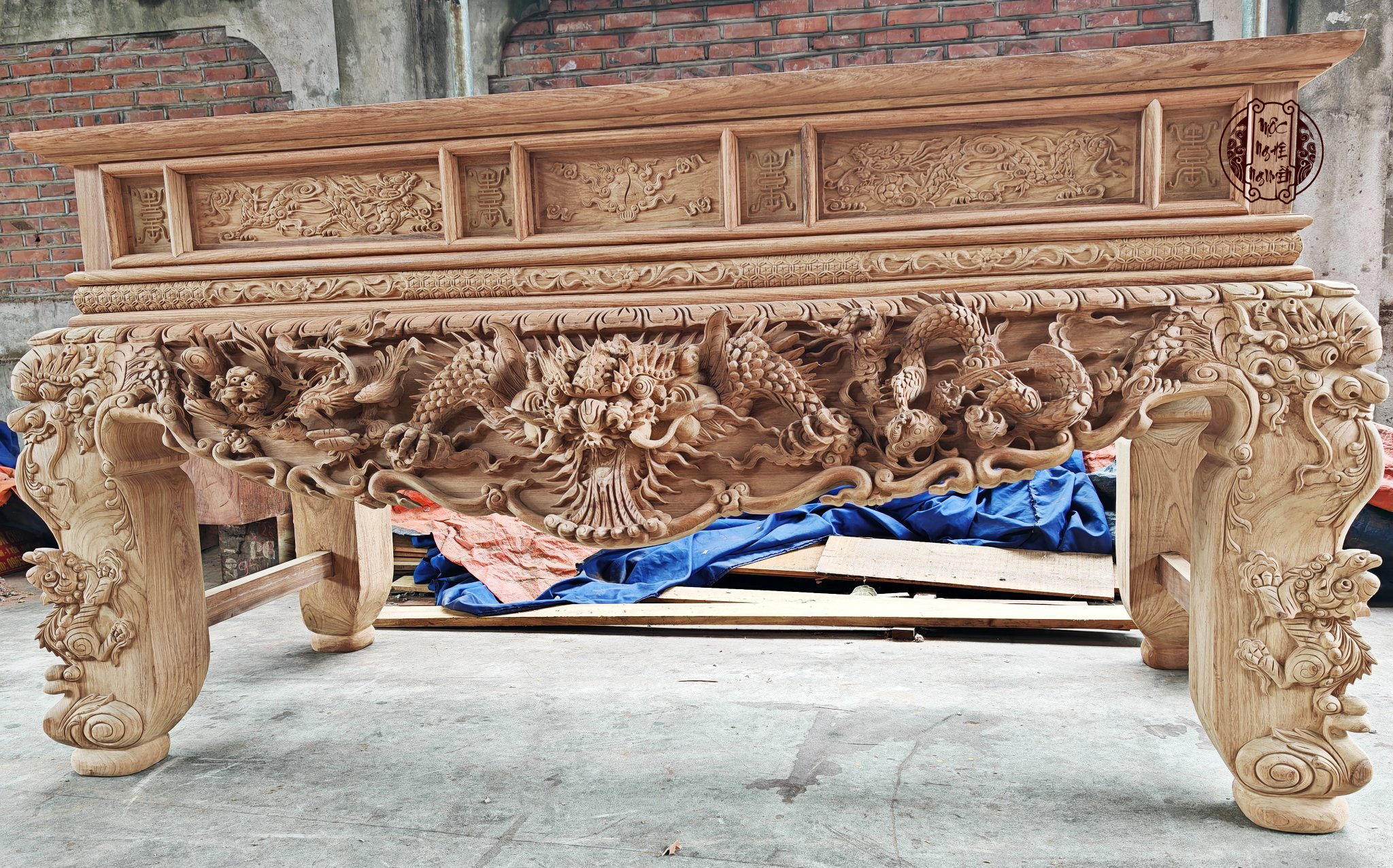 Sập thờ tứ linh gỗ hương đá