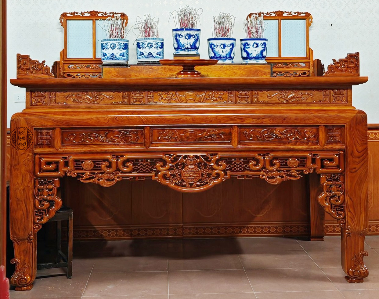 Án gian gỗ Hương Đá mẫu Như Ý
