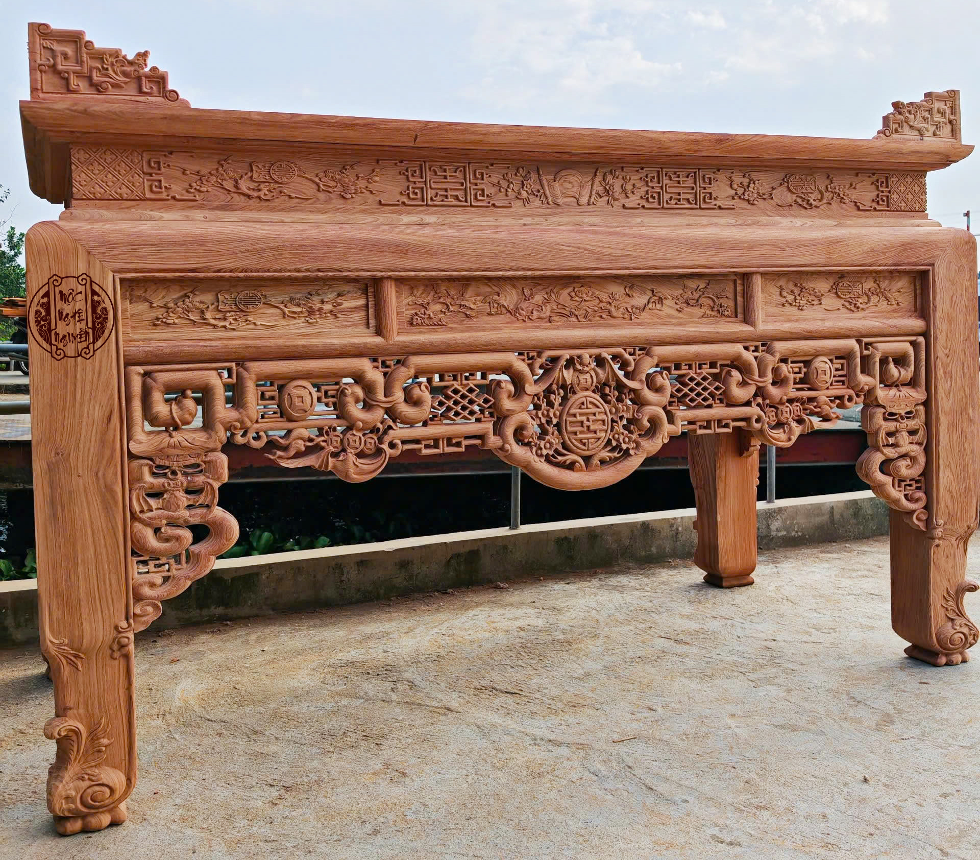 Án gian gỗ Hương Đá mẫu Như Ý