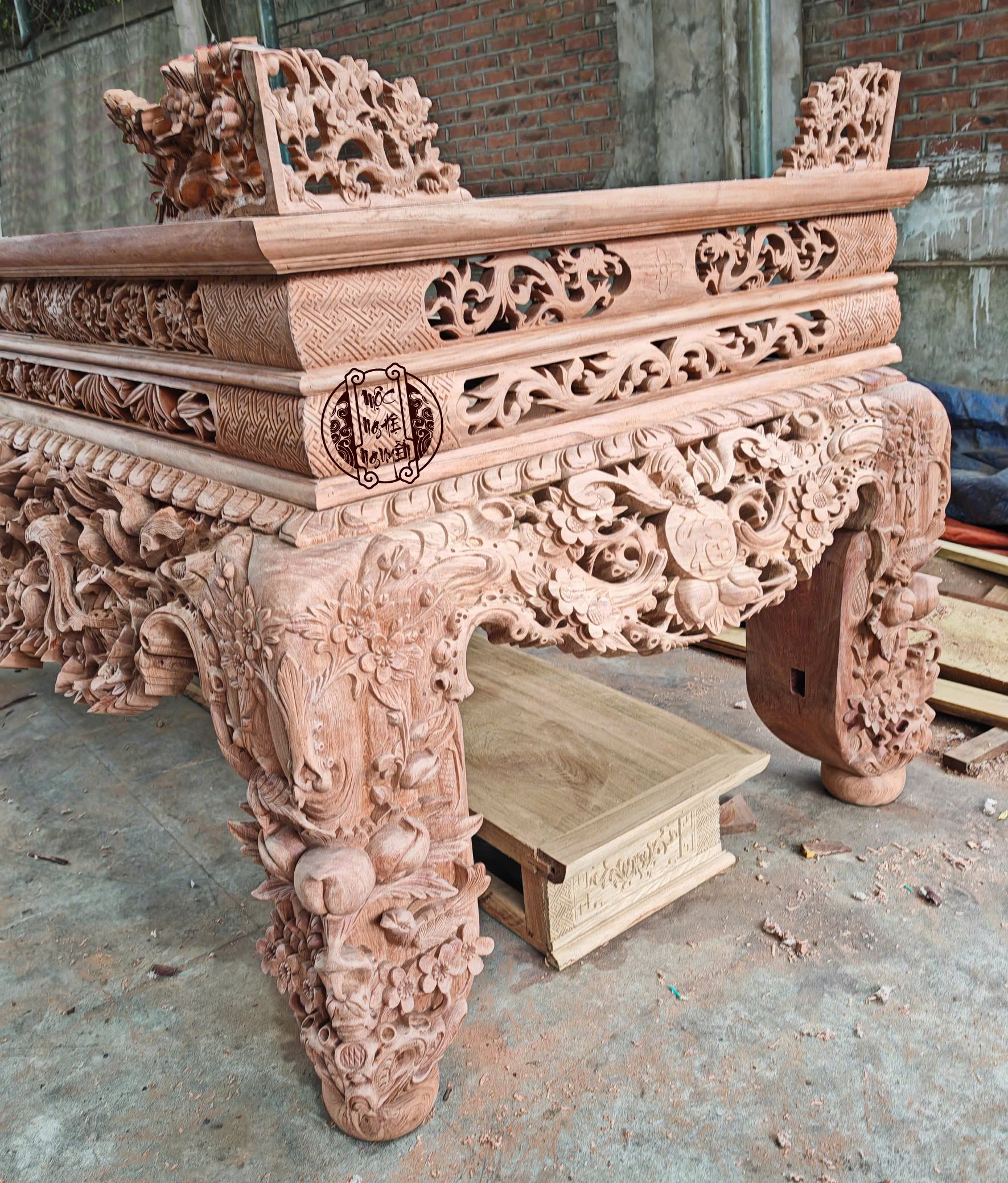 Sập thờ mai điểu gỗ Hương Đá cao cấp