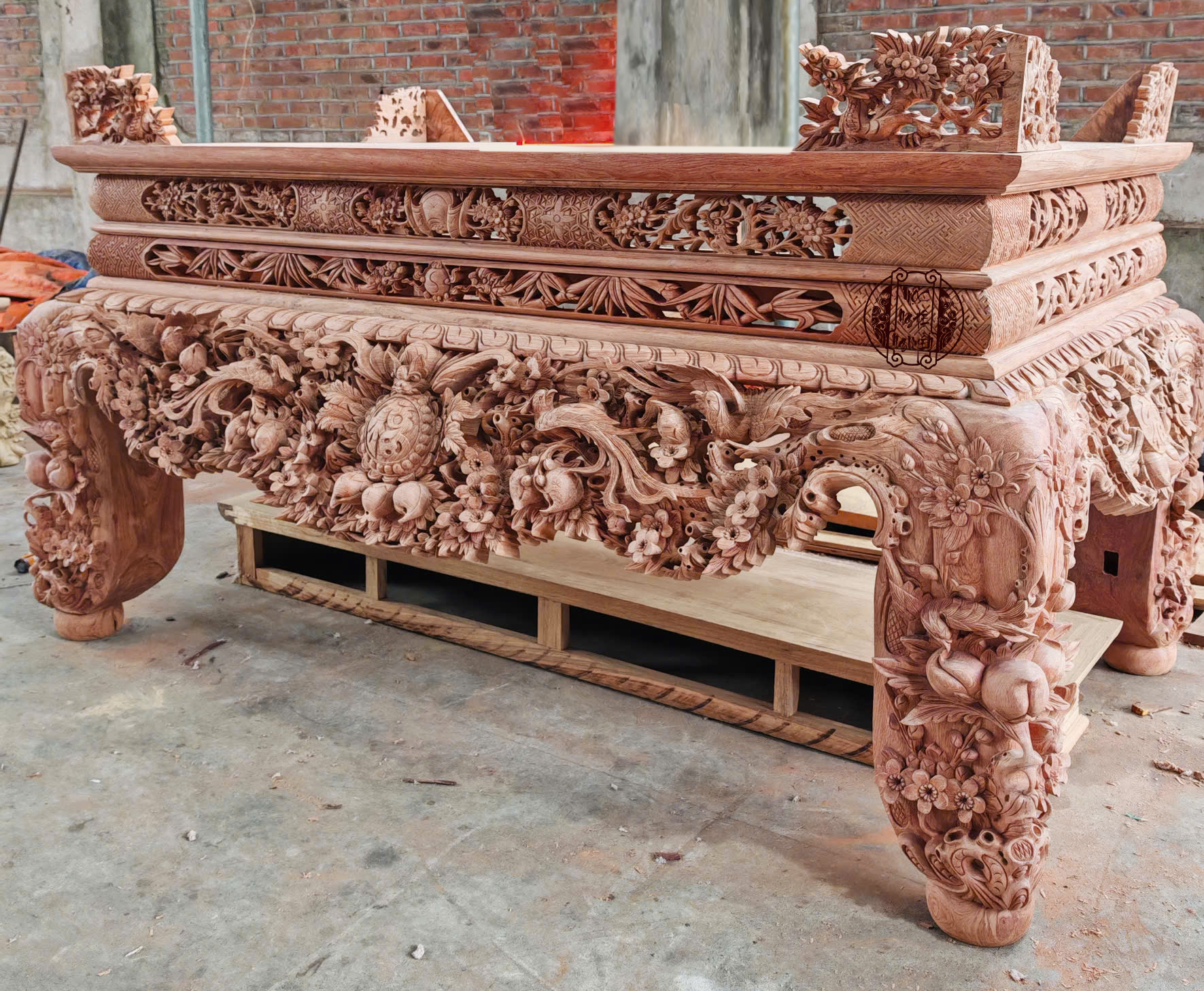 Sập thờ mai điểu gỗ Hương Đá cao cấp